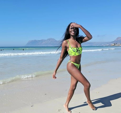 AJ Odudu nude star galleries