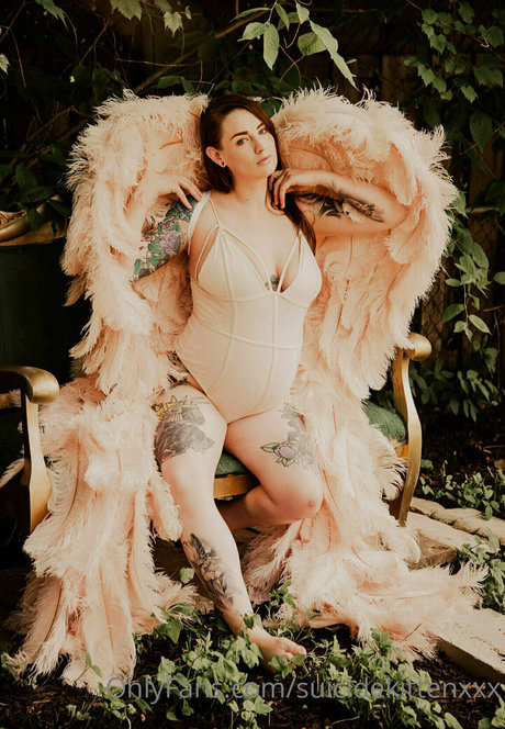 suicidekittenxxx exclusive pornstar photos