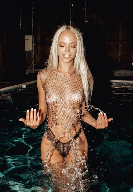 landlord1 erotic model gallery