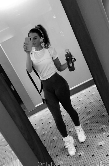 msmollyx hd model img