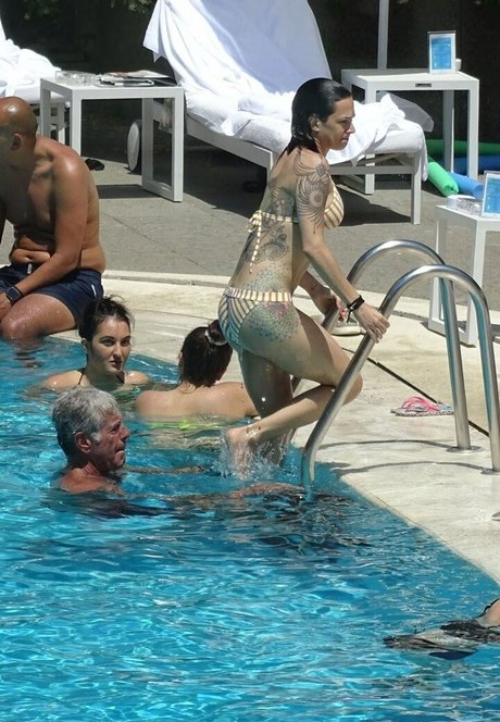 Asia Argento star pornographic picture