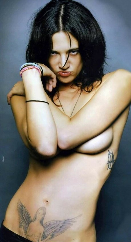 Asia Argento star hot pic