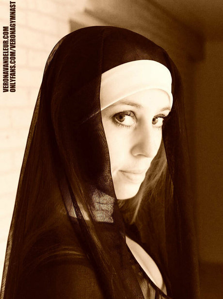 veronavandeleur erotic star pic