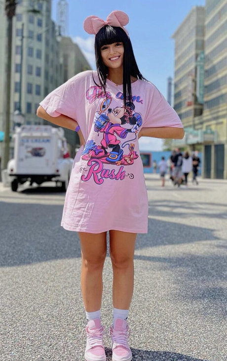 Lenna Vivas star free pictures