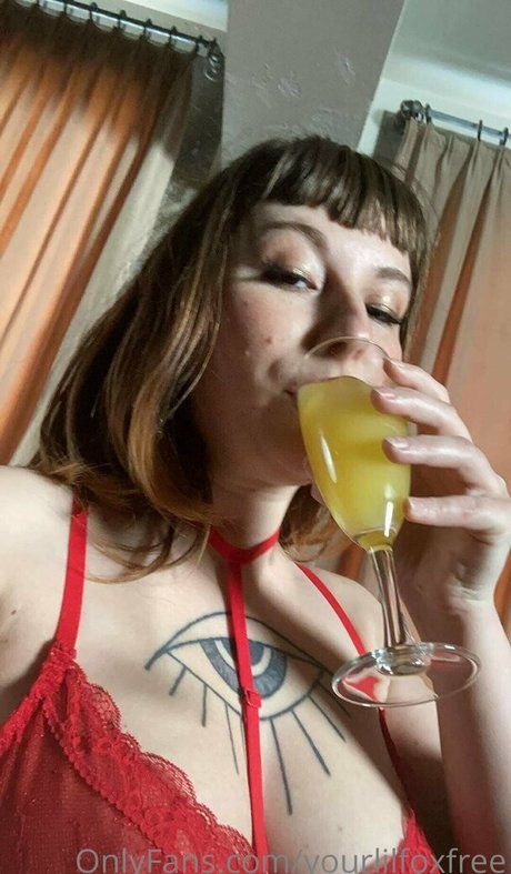 yourlilfoxfree perfect model photos