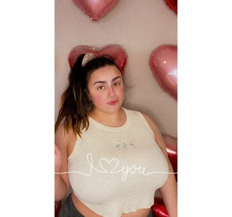 Jazminealeahh top model pics