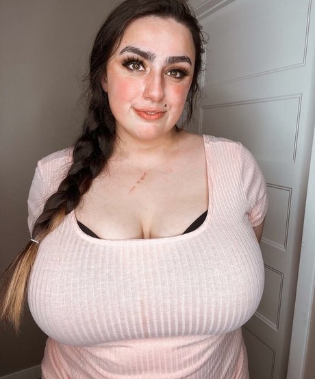 Jazminealeahh model porn image