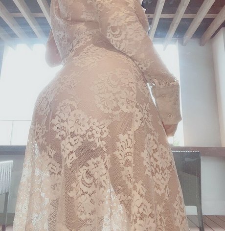 Yuzuto1123 model high quality pictures