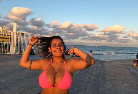 Sheena St Joseph perfect model galleries