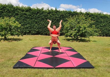 hugeandhung sex star gallery