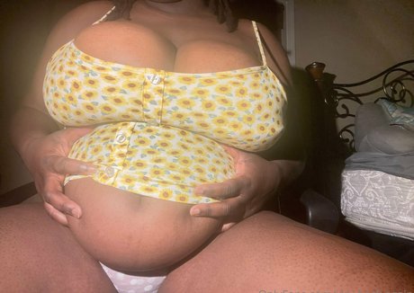 izzy back again model beautiful photo