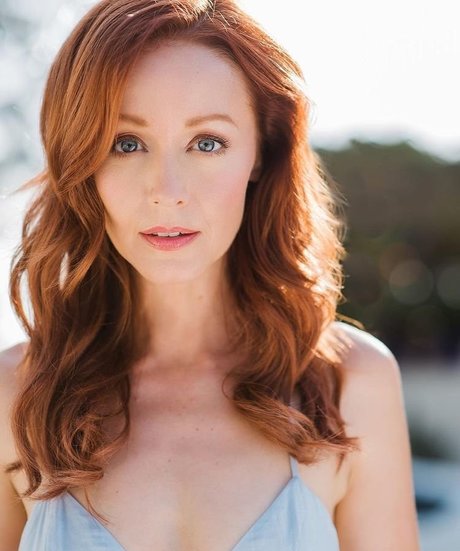 Lindy Booth nudes star photos