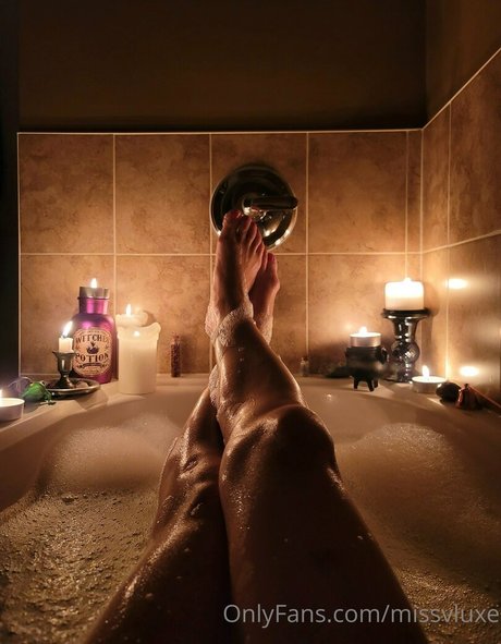 missvluxe best model img