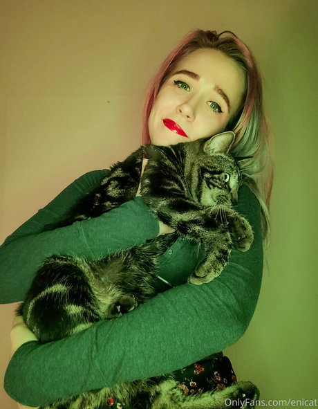 enicat exclusive star photo