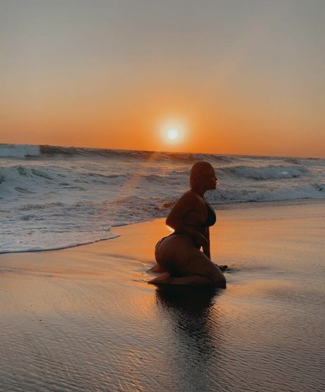 YackguZ pretty actress images