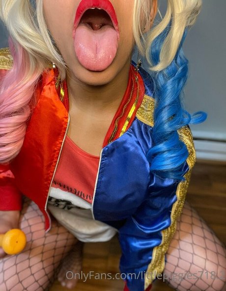 littlepiggies718 2 free pornstar pictures