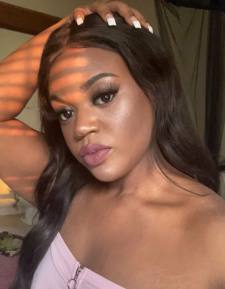 plushd0ll nude star image