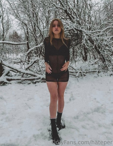 hateper model naked gallery