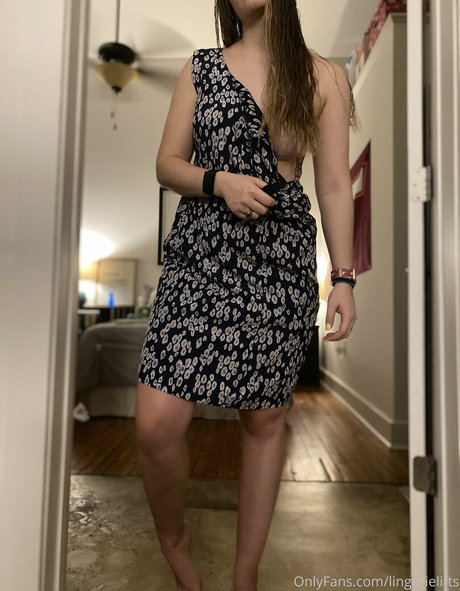 lingerielifts pornographic model pic