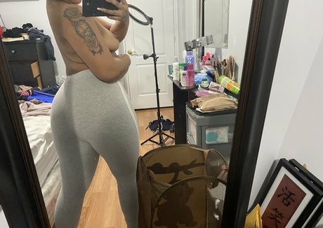 iwantfeli erotic star pictures