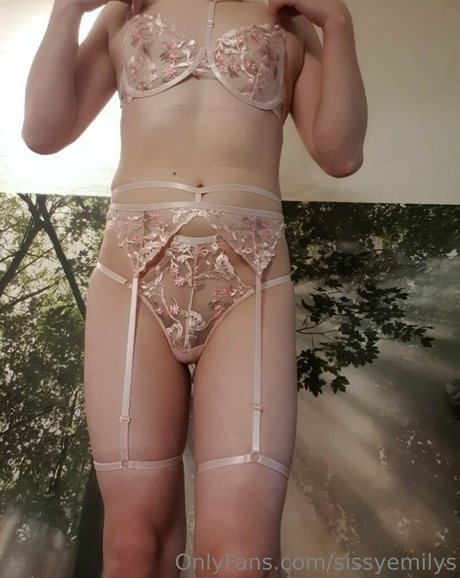 sissyemilys star sexy pictures