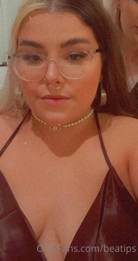beatips model sexy photos
