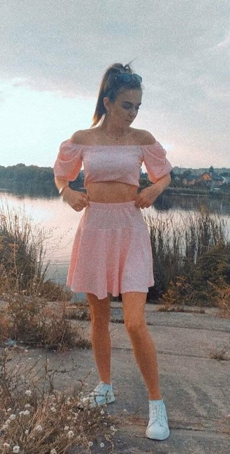 playfulkitty1 hot star pics