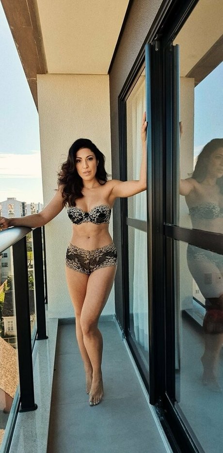 suisantana model naked images