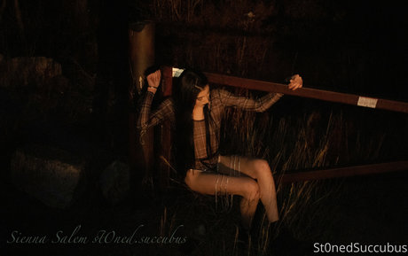 salemsienna hd pornstar image