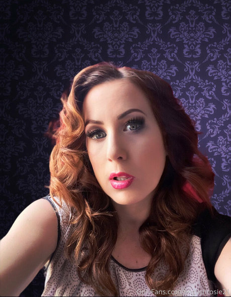 englishrosie21 exclusive actress pic