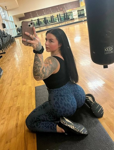 hay babe erotic model image