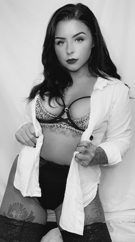 hay babe high quality pornstar pic