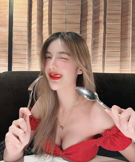 icychaa pretty model gallery