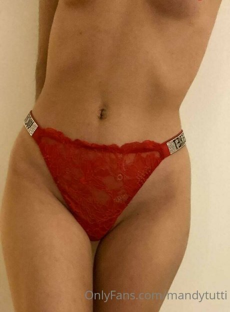 Tais Amanda pretty pornstar pics