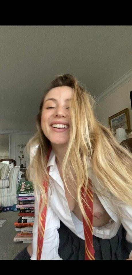 carolinecalloway porn star image