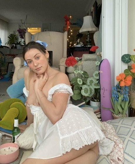 carolinecalloway star erotic pics