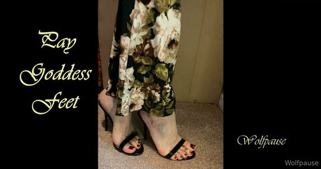 wolfpause model high quality pics