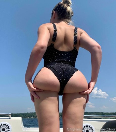 sistersnextdoor model adult galleries