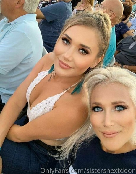 sistersnextdoor nude star images