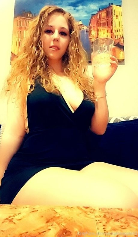 pinkpineapple63 hot pornstar img