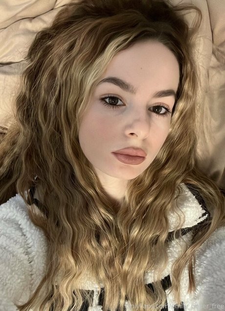 emilylism star erotic pic