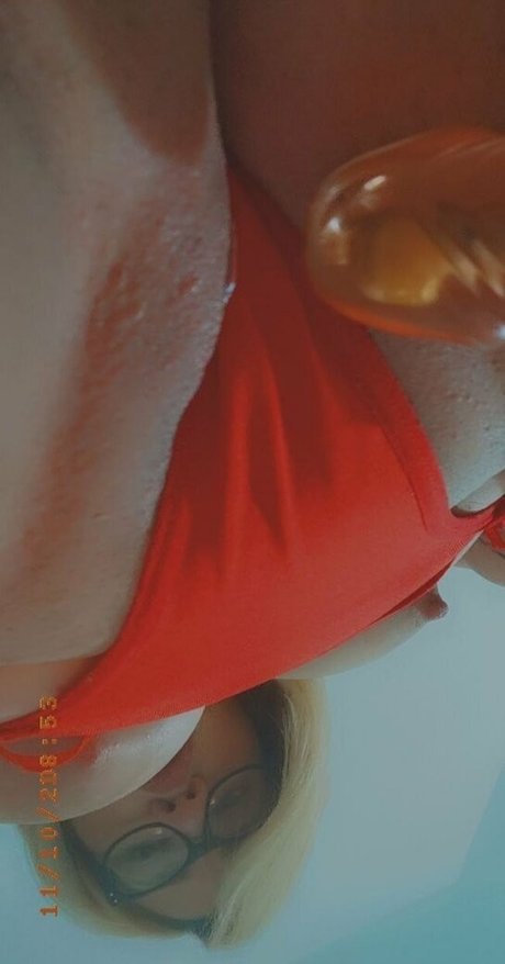 kmenotti sexy pornstar picture