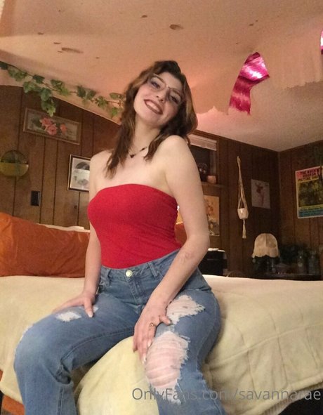 theesavannawhitee model high quality img