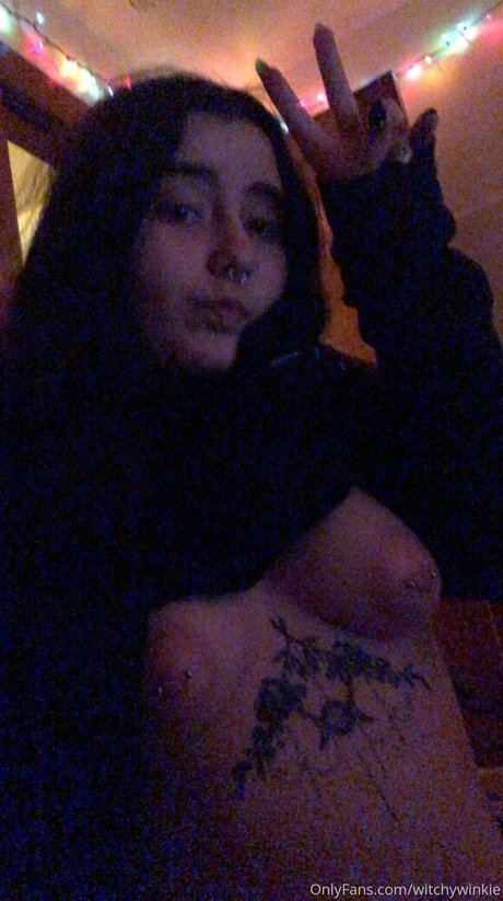 witchywinkie sex model photo