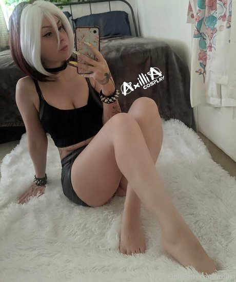 axillia xxx model image