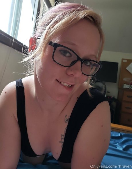 Redhead raven naked actress pictures