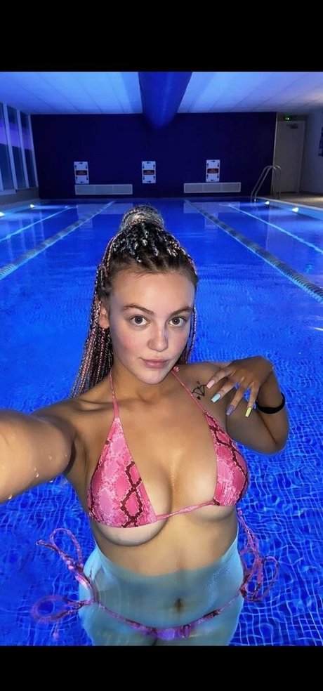 elizarosa model perfect img