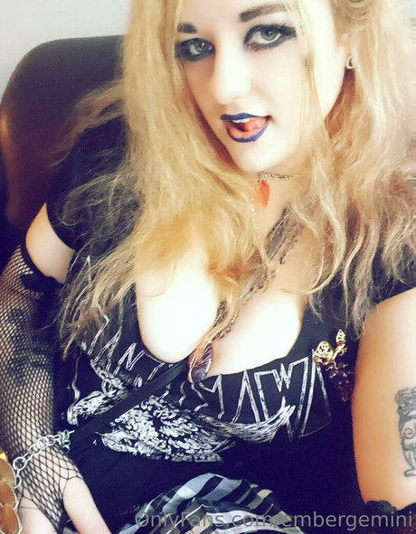 embergemini star naked pics