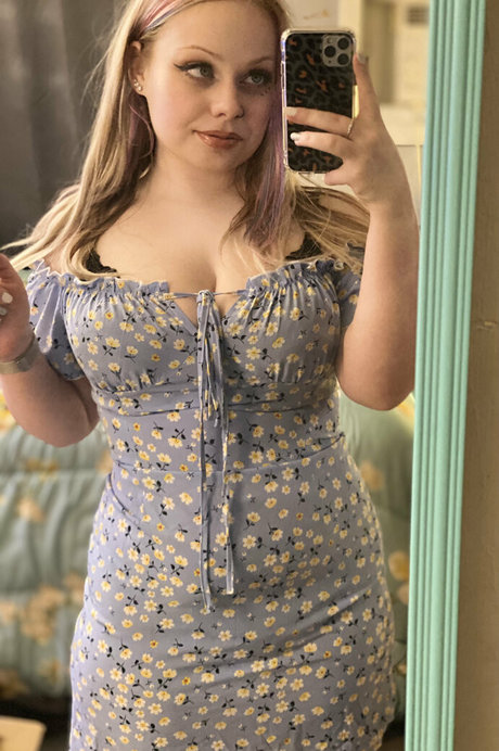 sototally pretty model galleries