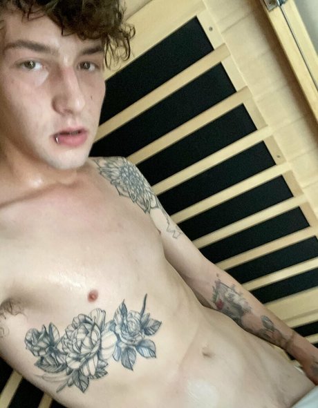 chrisoflyng pornstar free pics